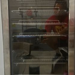Newair Mini fridge 