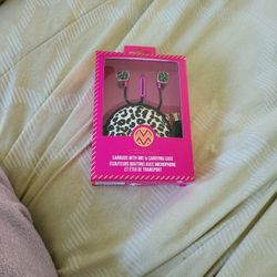 Earbuds With Mic 🎤 And Case