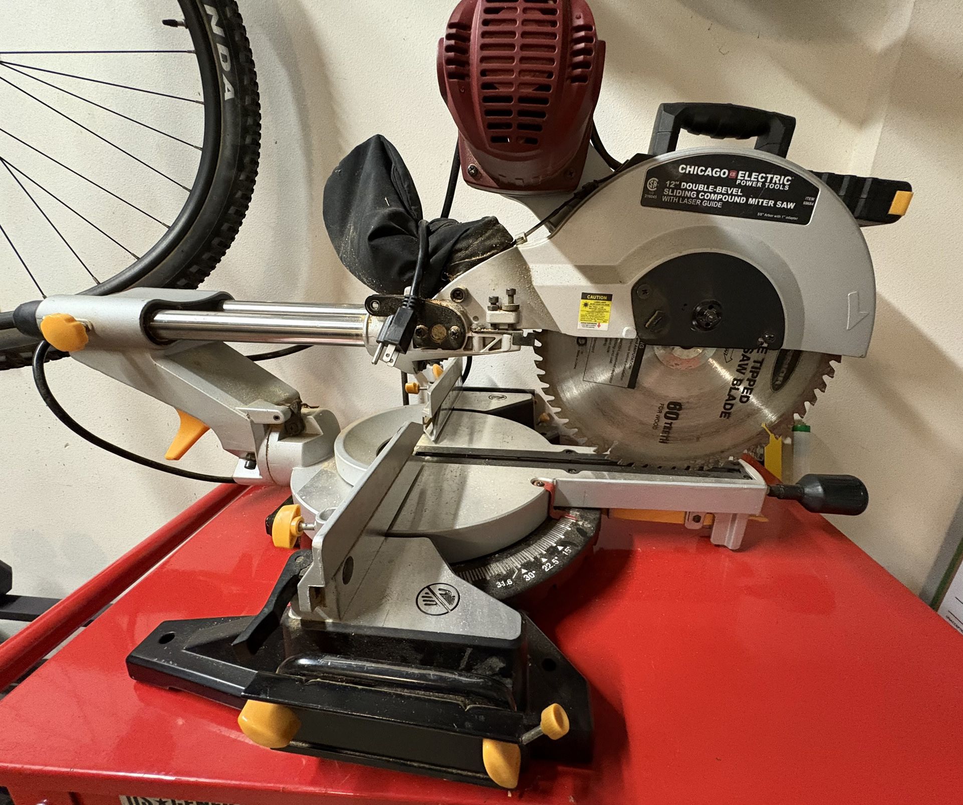 CHICAGO ELECTRIC POWER TOOLS 12 in. Sliding Compound Miter Saw