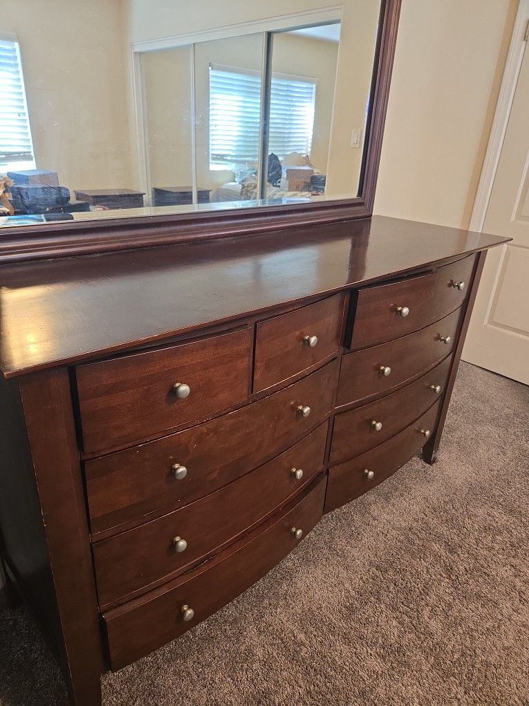 Very Sturdy Solid Wood Dresser And Mirror