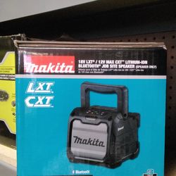 MAKITA 18V LXT/ 12V MAX CXT LITHIUM - ION BLUETOOTH JOB SITE SPEAKER (TOOL ONLY)