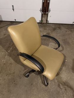 Genuine Leather Office Chair - High Quality & Well Maintained
