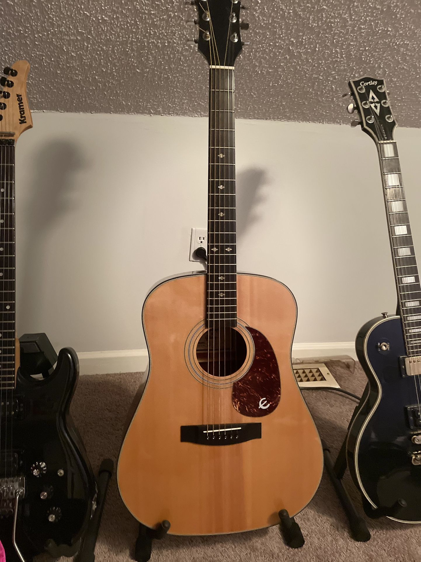 Like new Epiphone Made By Gibson