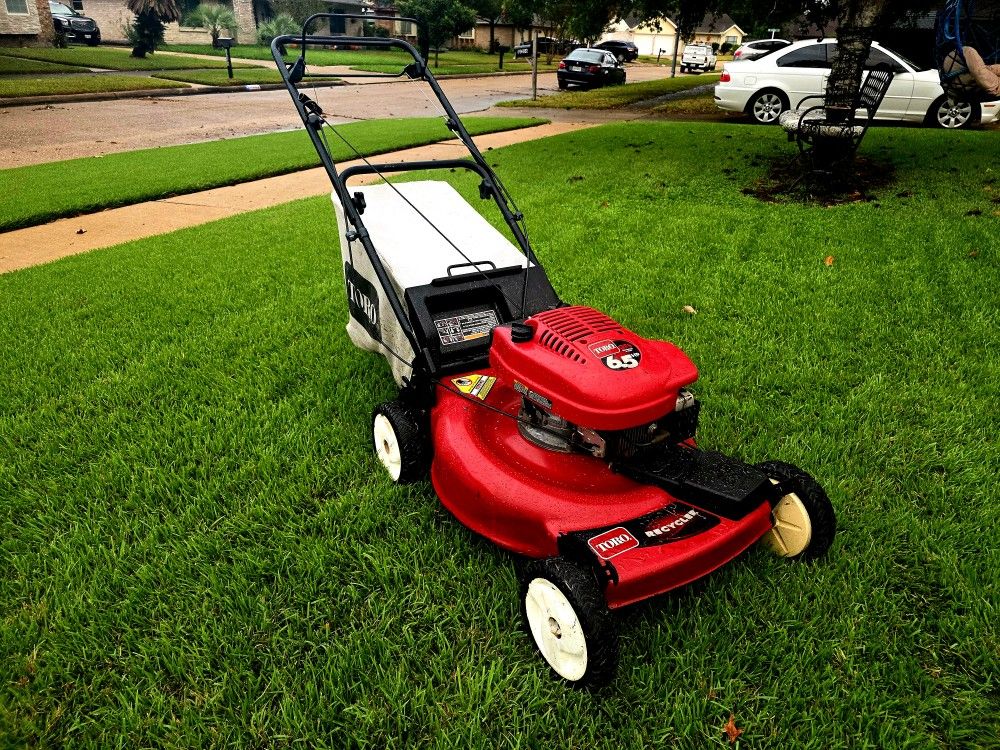 TORO SELF PROPELLED LAWN MOWER