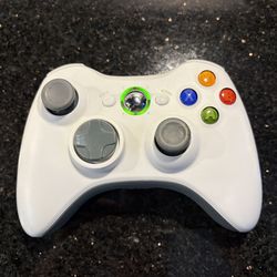 White Wireless Controller Gamepad for Microsoft Xbox 360 & Windows PC Gaming