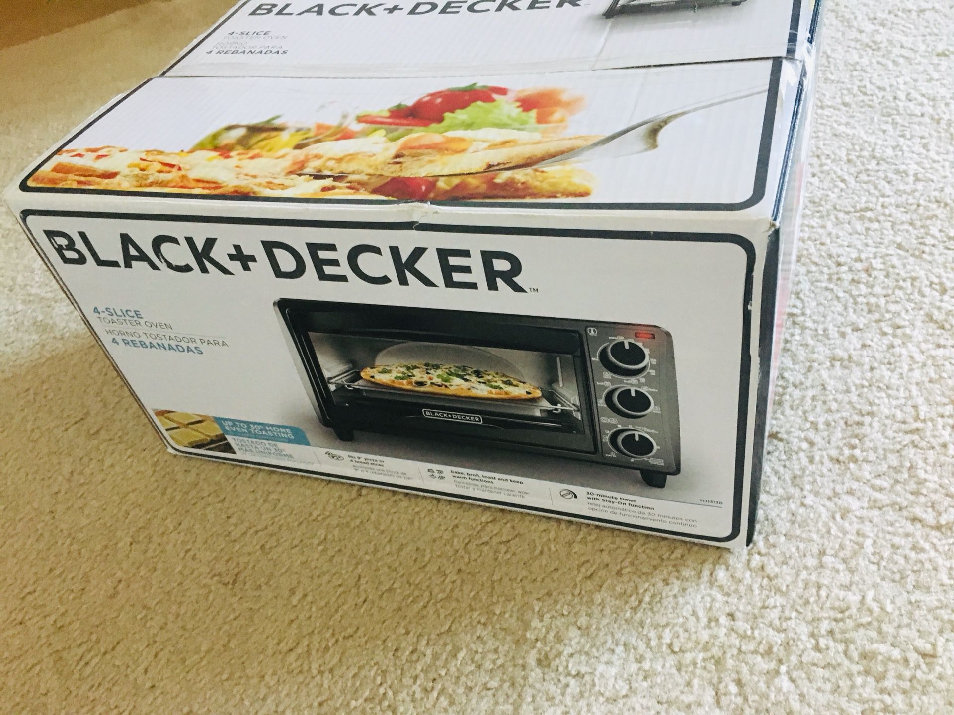 Black and Decker toaster oven - like new