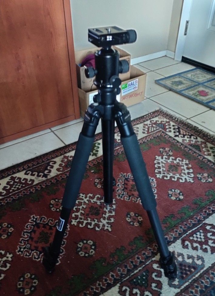 Dolica Proline Carbon Fiber Tripod