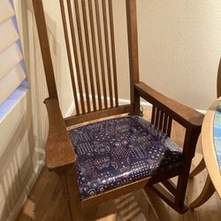 Wood rocking Chair