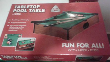 Table top pool table