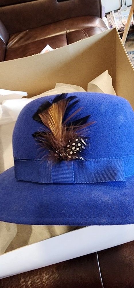 Strata Of London Feathered Hat 👒   