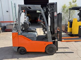 TOYOTA PROPANE FORKLIFT