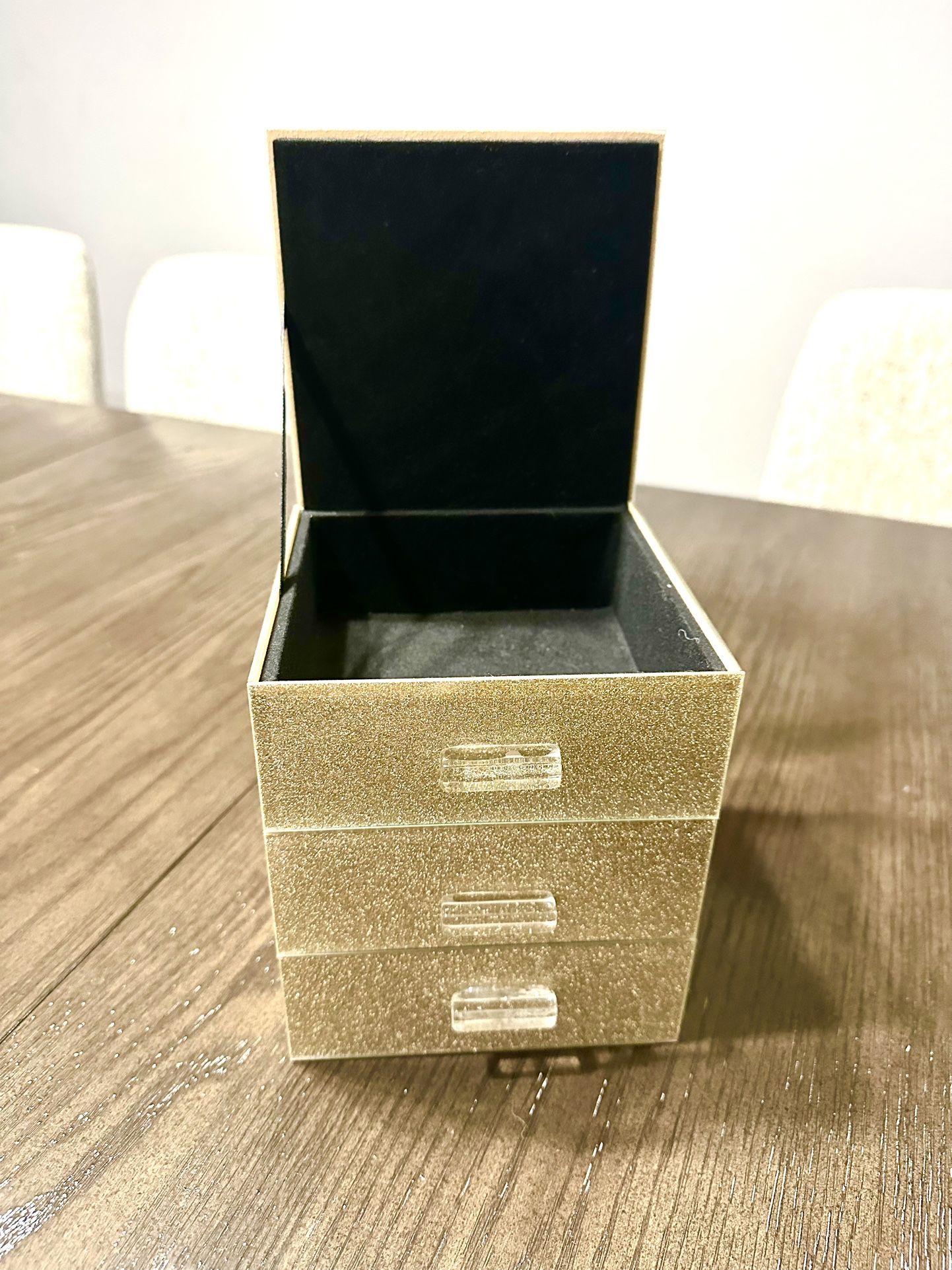 SPARKLY GOLD JEWELRY BOX - NEW