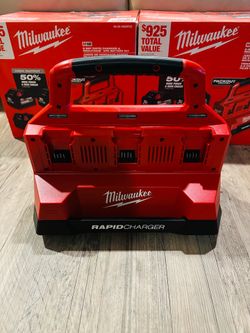 Milwaukee 6-Port Rapid Charger