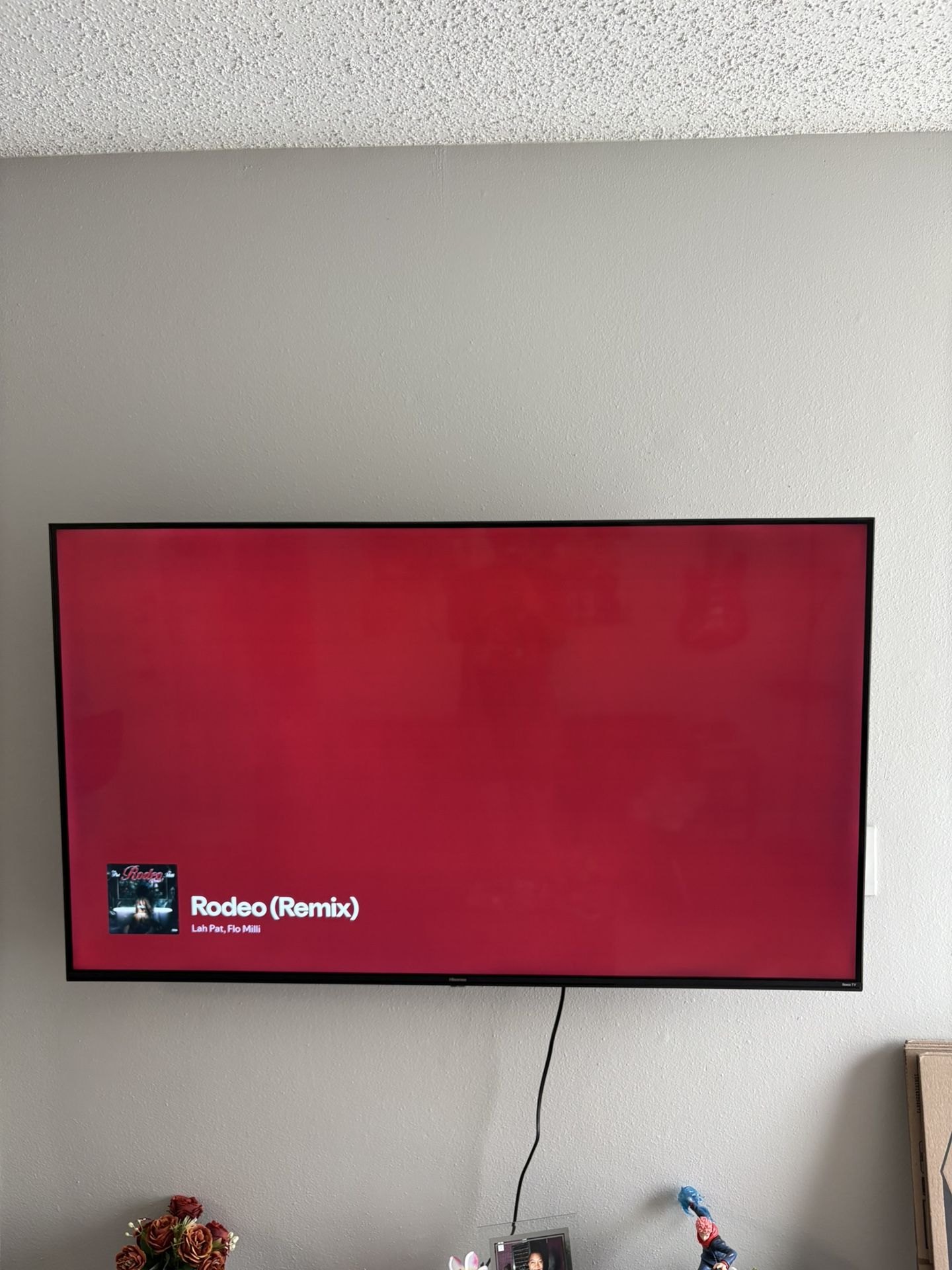 50” Roku Smart TV with Wall Mount