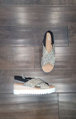 NEW Toms "Diana" Crossover (Size 12) Comfort Wedge Sandals Mini Cheetah Casual  price is firm Cash only