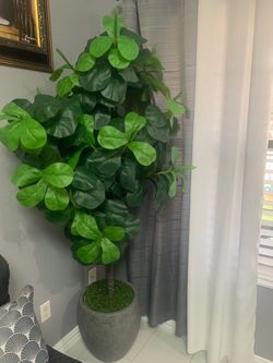 Árbol artificial   (((no incluye maceta )))