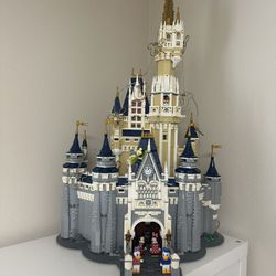 Lego Disney Castle PICK UP ONLY 