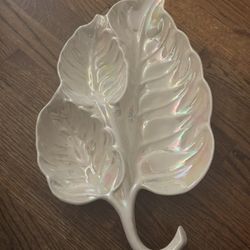 Cal Style Vintage Leaf Dish