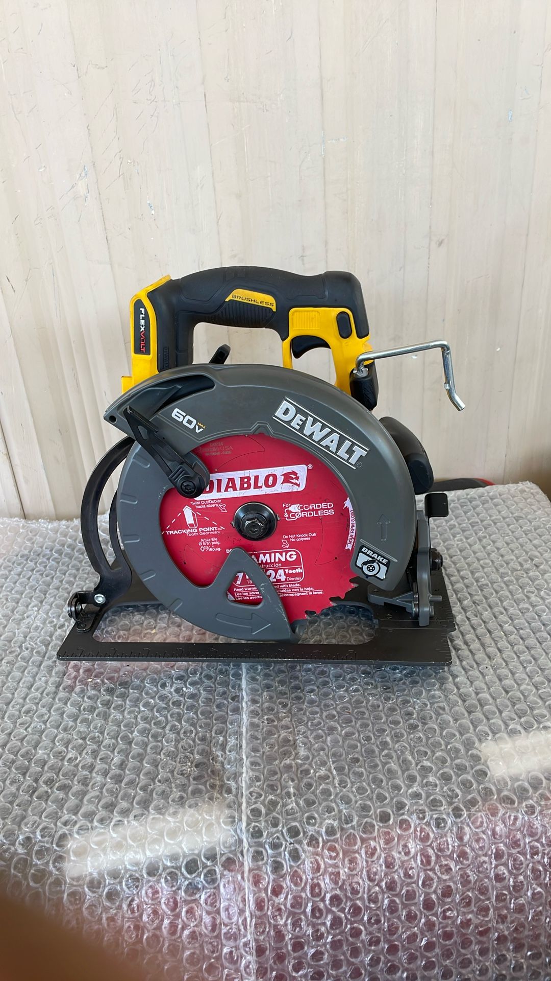 DEWALT FLEXVOLT 60V MAX Cordless Brushless 7-1/4 in. Circular Saw with Brake (Tool Only)