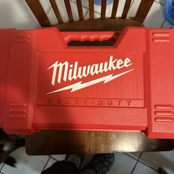 12 amp corded Milwaukee SAWZALL reciprocating saw kit