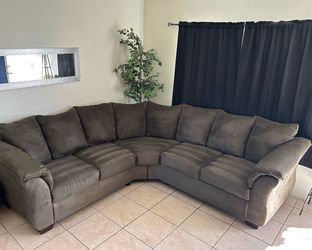 Sectional Couch 400$