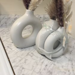 3 Decorative Vases w/ Pampas – Must Go ASAP