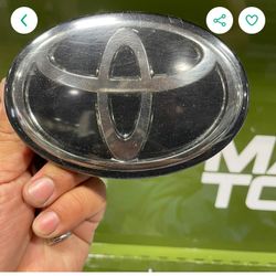 Toyota Emblems 