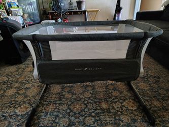 Baby Delight bassinet