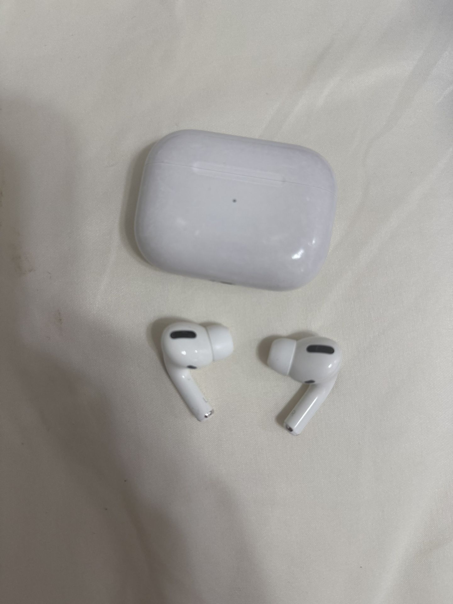 Apple AirPod pros Gen 1