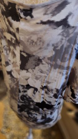 PRELOVED JUICY COUTURE SIZE MEDIUM Black and White Print s/s Shirt
