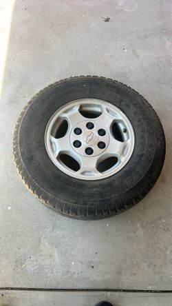 2004 Chevy Silverado rims