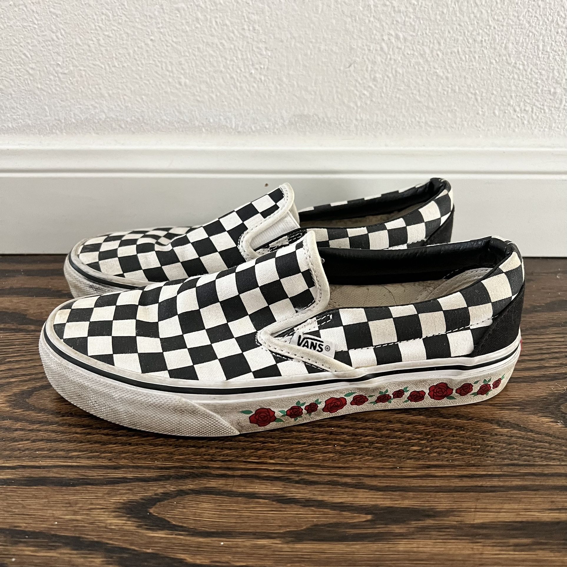 Vans Off the Wall Women’s Black/White Checkered Roses Skate Shoes Size 6.5
