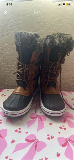 Snow boots