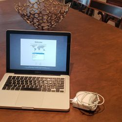 Apple MacBook Pro Model A1278, 13-inc  Mid 2012, 4 GB Ram and 512 GB  HD