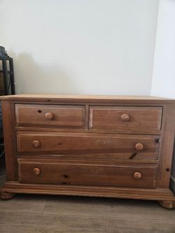 Wooden Dresser 42.5 x 21.5 x 26.5 inches