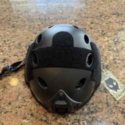 NEW!!! Tactical Airsoft Helmet 