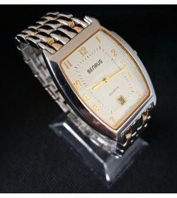 Benrus BNW724 Two Tone Watch (small wrist size) 
