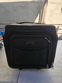 Ciao PO(13755P) Expandable Lightweight Wheeled Underseat Travel Bag/Suitcase/ BK