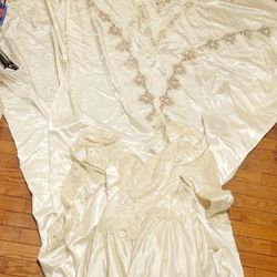 Sz12 Demetrios Wedding Gown W/ 4pc Veil And Slip