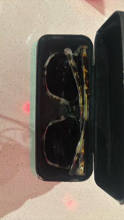 Costa tortoiseshell glasses