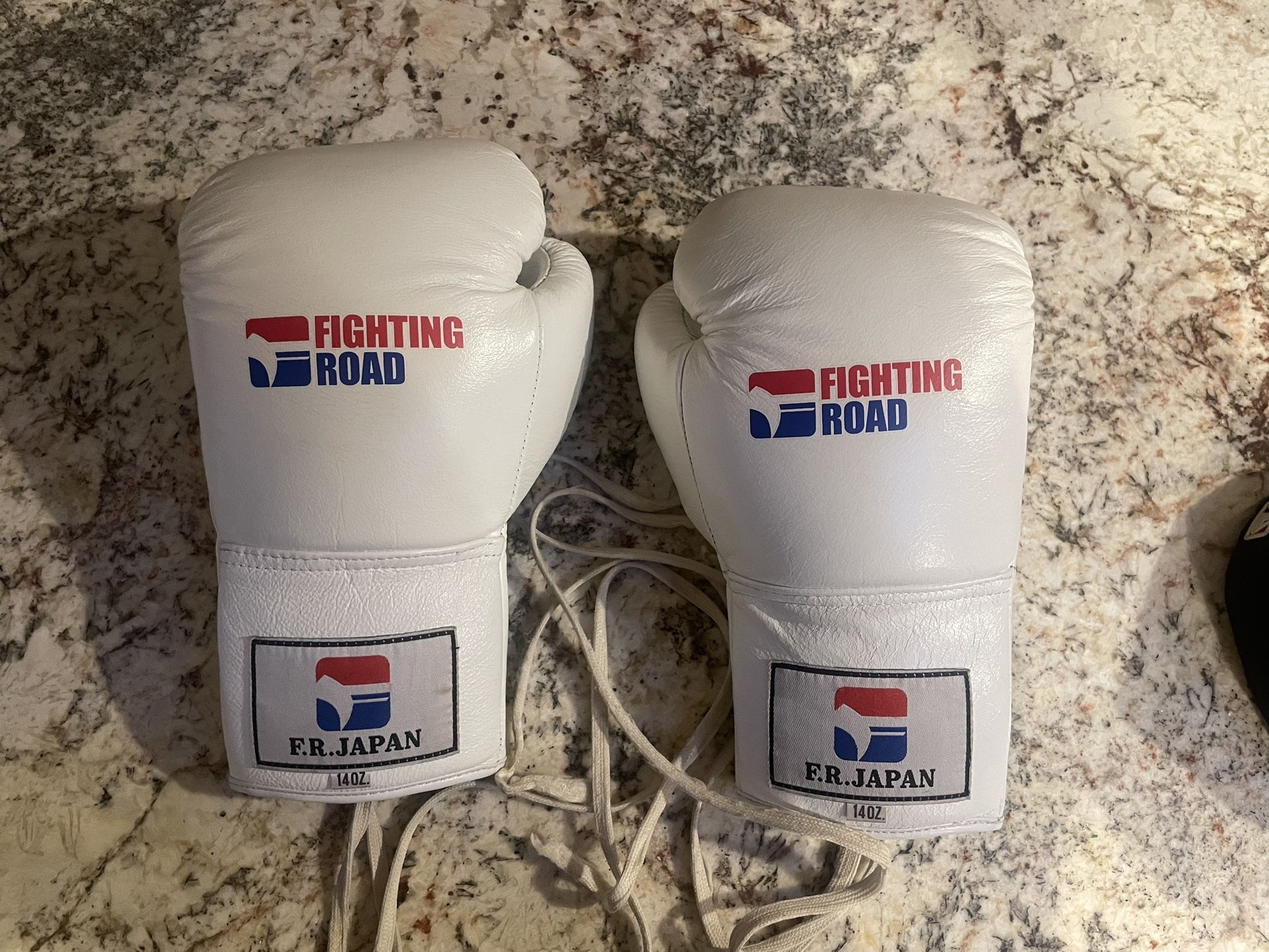 Fighting Road Japan Boxing Gloves 14oz