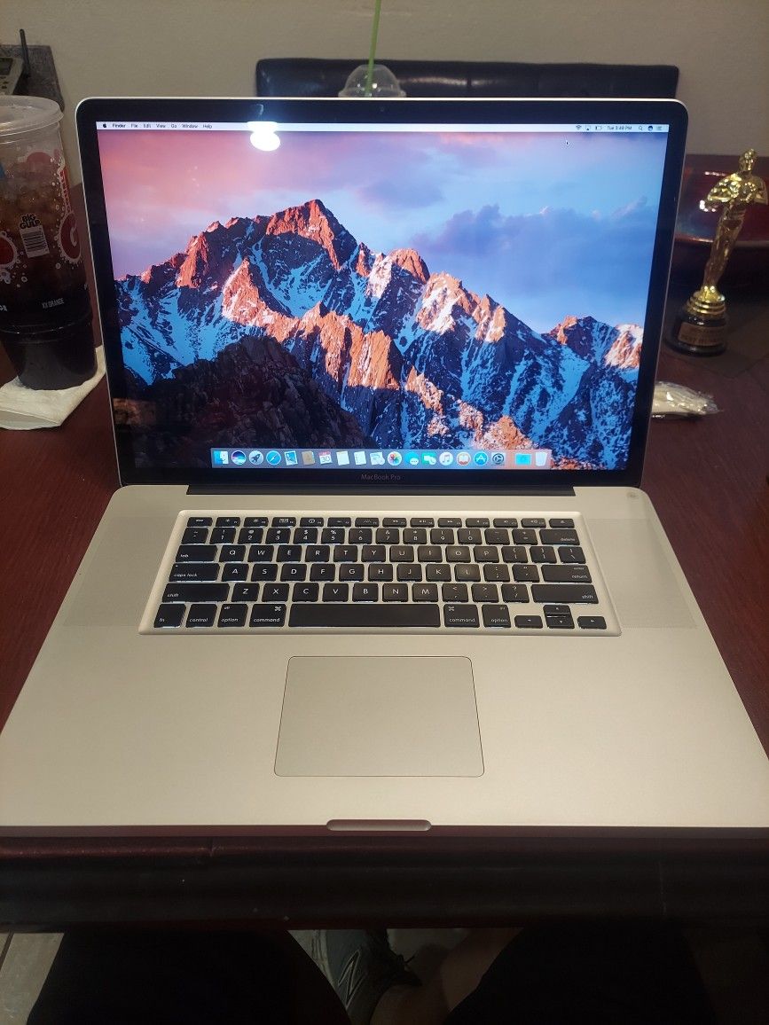 17" MacBook Pro 2011