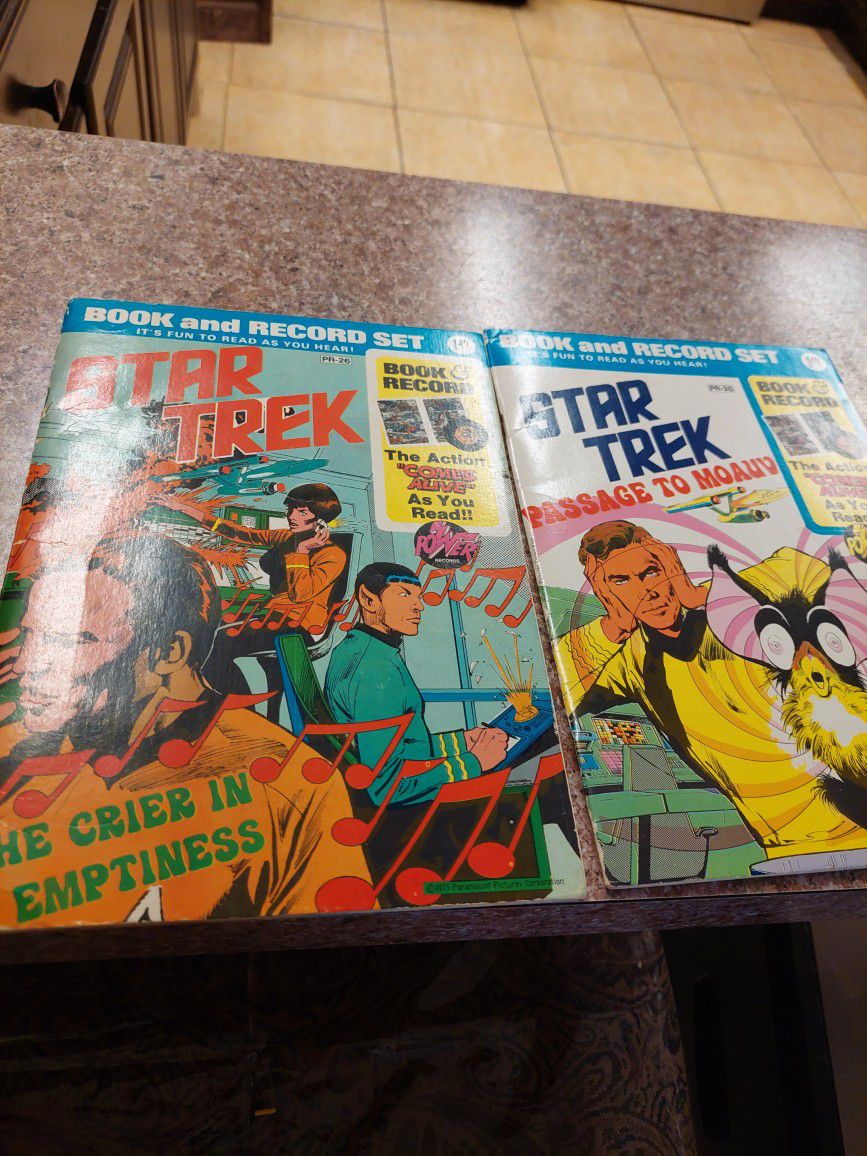 Star trek comic with record two of them