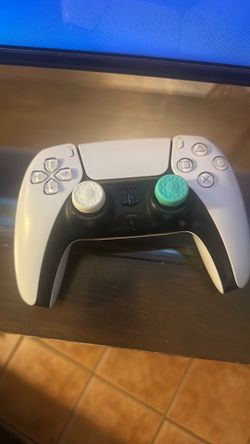 White PS5  controller