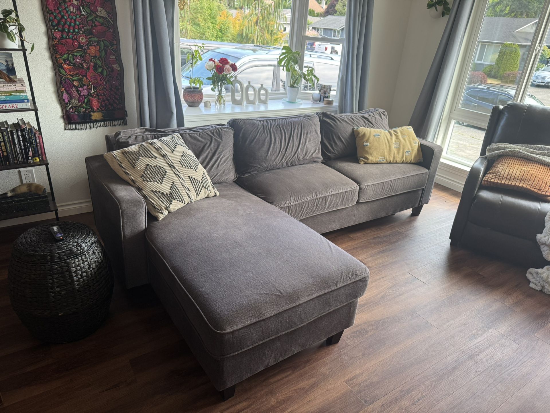 Gray L-Shaped Sectional Couch W/ Chaise