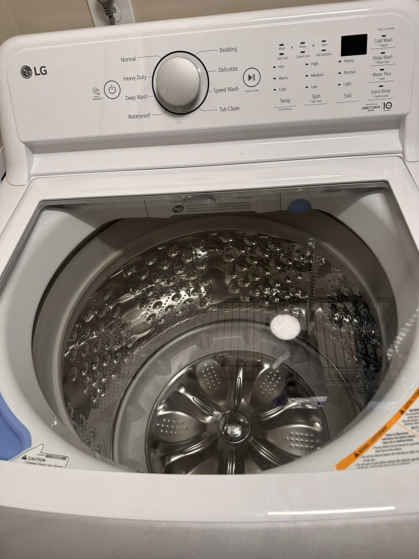 LG  27 Inch Washer and Dryer (White) - Electric - Used - Look New