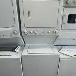 27’ Kenmore 220v Washer And Gas Dryer Combo Set In Excellent Condition 