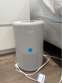 Levoit air purifier like new