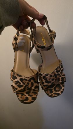 Women Leopard heels size 7 Great Condition only Used Once ✨️