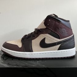 Air Jordan 1 Mid SE Size 7.5 Men ‘Paris YMCA’